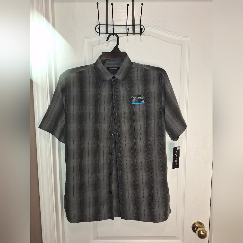 NWT/ Axist Gray Casual Button Down Shirt with Subtle Blue Accent/ Men's Small